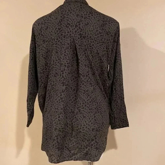 Zara animal Leopard print khaki button down shirt - Picture 2 of 9